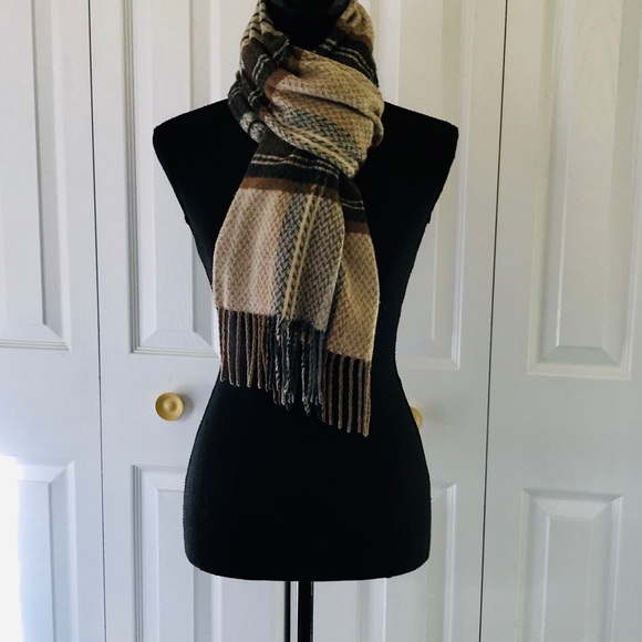 Plaid Wool Fringed Scarf EUC - Picture 2 of 5